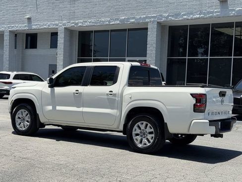 Used 2024 Nissan Frontier SV w/ SV Convenience Package RWD image 3