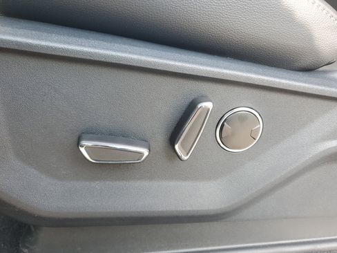 New 2025 Ford F150 Lariat w/ Equipment Group 502A High image 14