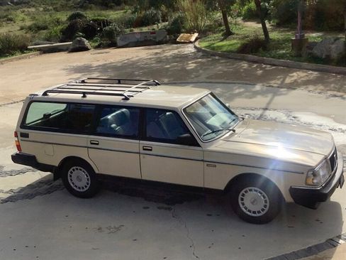 Used 1987 Volvo 240 DL image 19