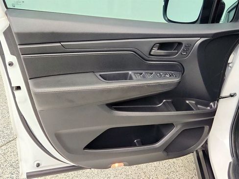 Used 2024 Honda Odyssey EX-L image 11