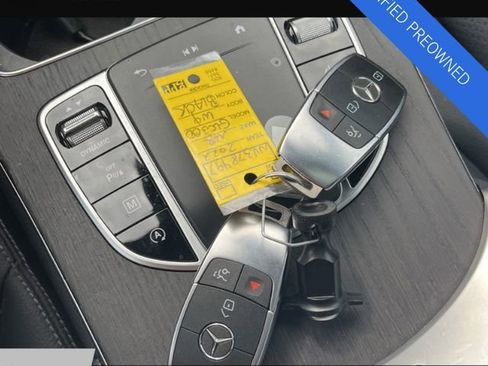 Used 2022 Mercedes-Benz GLC 300 4MATIC image 13