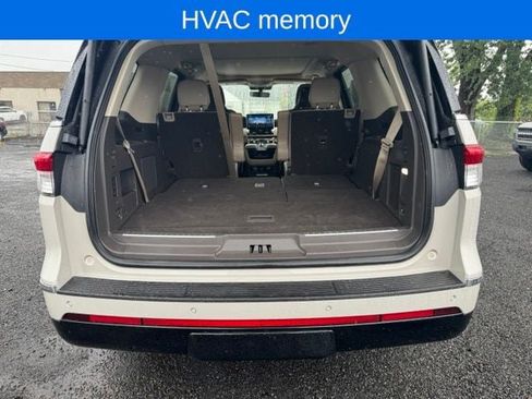 Certified 2024 Lincoln Navigator Reserve AWD/4WD image 31