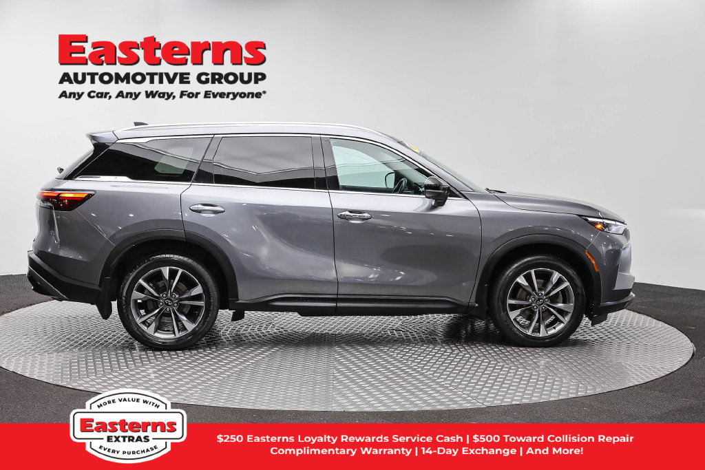 Used 2023 INFINITI QX60 Luxe w/ Cargo Package FWD image 5