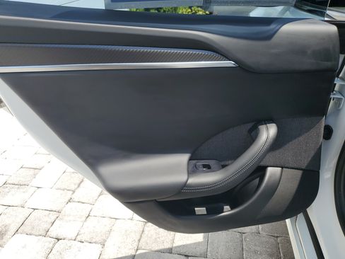Used 2022 Tesla Model S Plaid AWD/4WD image 10