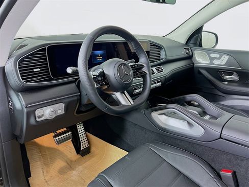New 2025 Mercedes-Benz GLS 450 4MATIC image 9