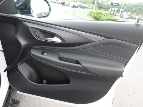 New 2026 Buick Envista Sport Touring w/ Convenience II Package FWD image 27