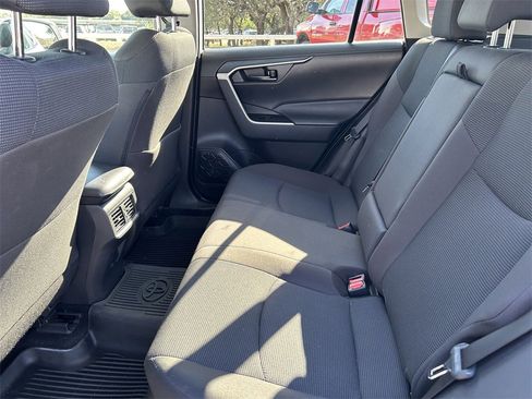 Used 2022 Toyota RAV4 LE image 13