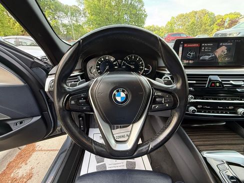 Used 2018 BMW 530i w/ Premium Package image 36