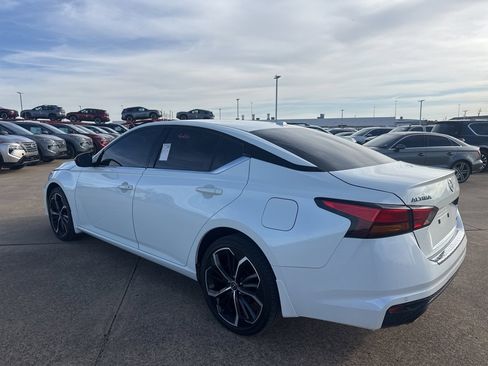 Certified 2023 Nissan Altima 2.5 SR image 5