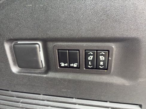 Used 2023 Chevrolet Suburban High Country w/ Advanced Technology Package AWD/4WD image 70