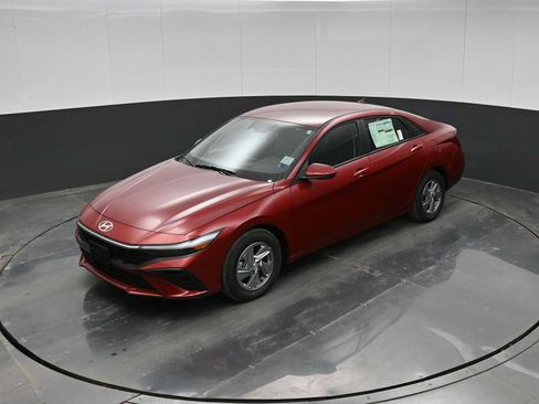 New 2026 Hyundai Elantra SE image 23