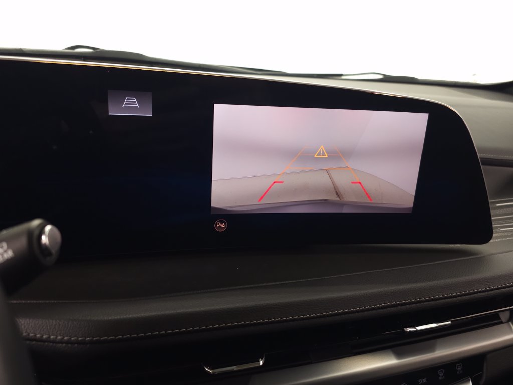 Used 2024 Cadillac XT4 Premium Luxury w/ Technology Package FWD image 29