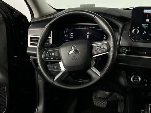 Used 2023 Mitsubishi Outlander SEL image 17