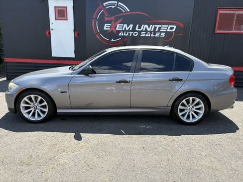Used 2009 BMW 328i xDrive Sedan AWD/4WD image 2