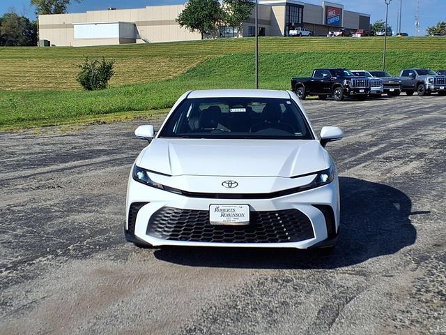 Used 2025 Toyota Camry SE FWD image 15