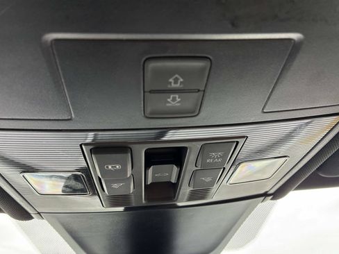 Certified 2024 Volkswagen Tiguan SE R-Line AWD/4WD image 39