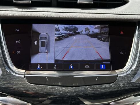 Used 2023 Cadillac XT6 Premium Luxury w/ Technology Package image 25