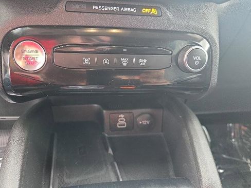 Certified 2025 Ford Escape Platinum image 27