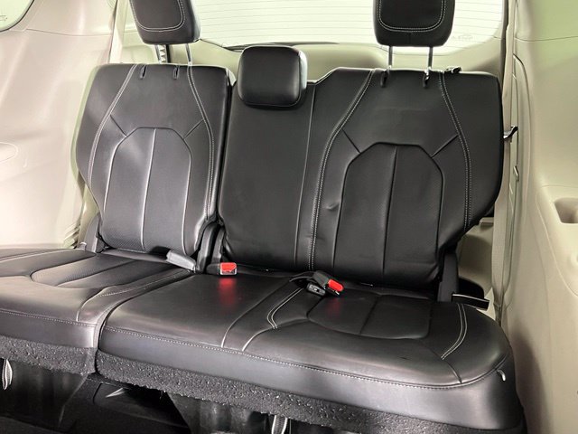 Used 2023 Chrysler Pacifica Touring-L FWD image 22
