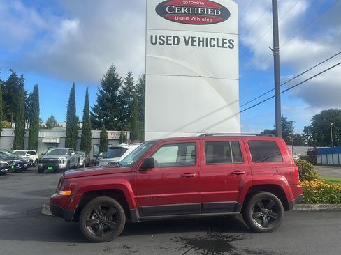 Used 2015 Jeep Patriot Sport w/ Power Value Group AWD/4WD image 1