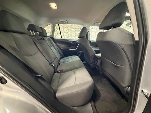 Used 2022 Toyota RAV4 XLE AWD/4WD image 10