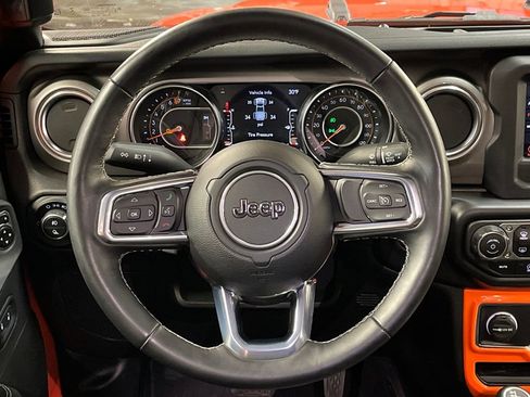 Certified 2020 Jeep Gladiator Overland w/ LED Lighting Group image 15