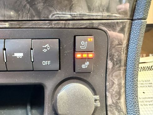 Used 2012 GMC Acadia Denali AWD/4WD image 21