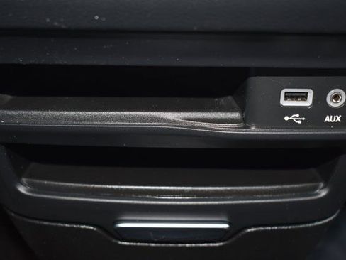 Used 2018 Chrysler Pacifica Touring-L w/ Premium Audio Group image 29