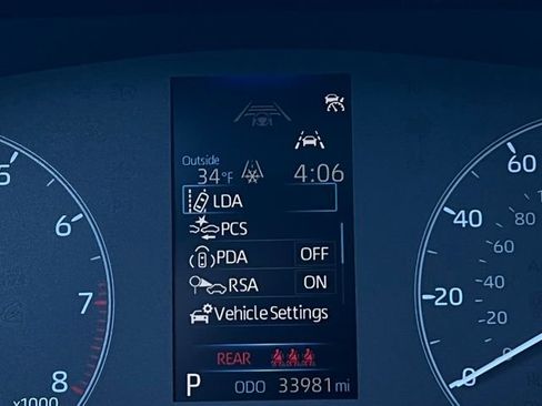 Used 2025 Toyota Corolla LE image 9