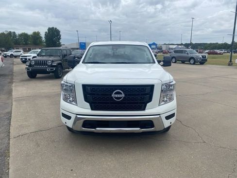 Used 2024 Nissan Titan SV w/ SV Convenience Package AWD/4WD image 9