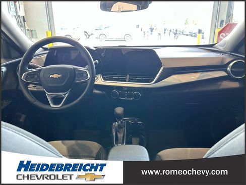 Certified 2024 Chevrolet Trax LT w/ Driver Confidence Package FWD image 16
