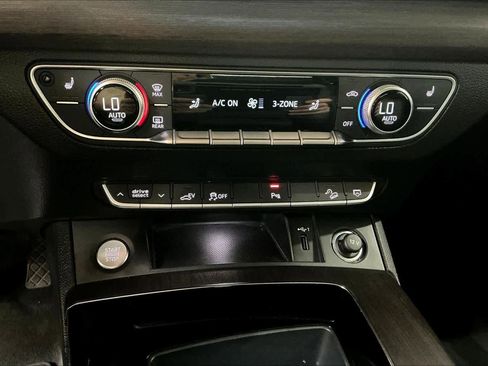 Used 2022 Audi Q5 e Premium w/ Convenience Package image 33