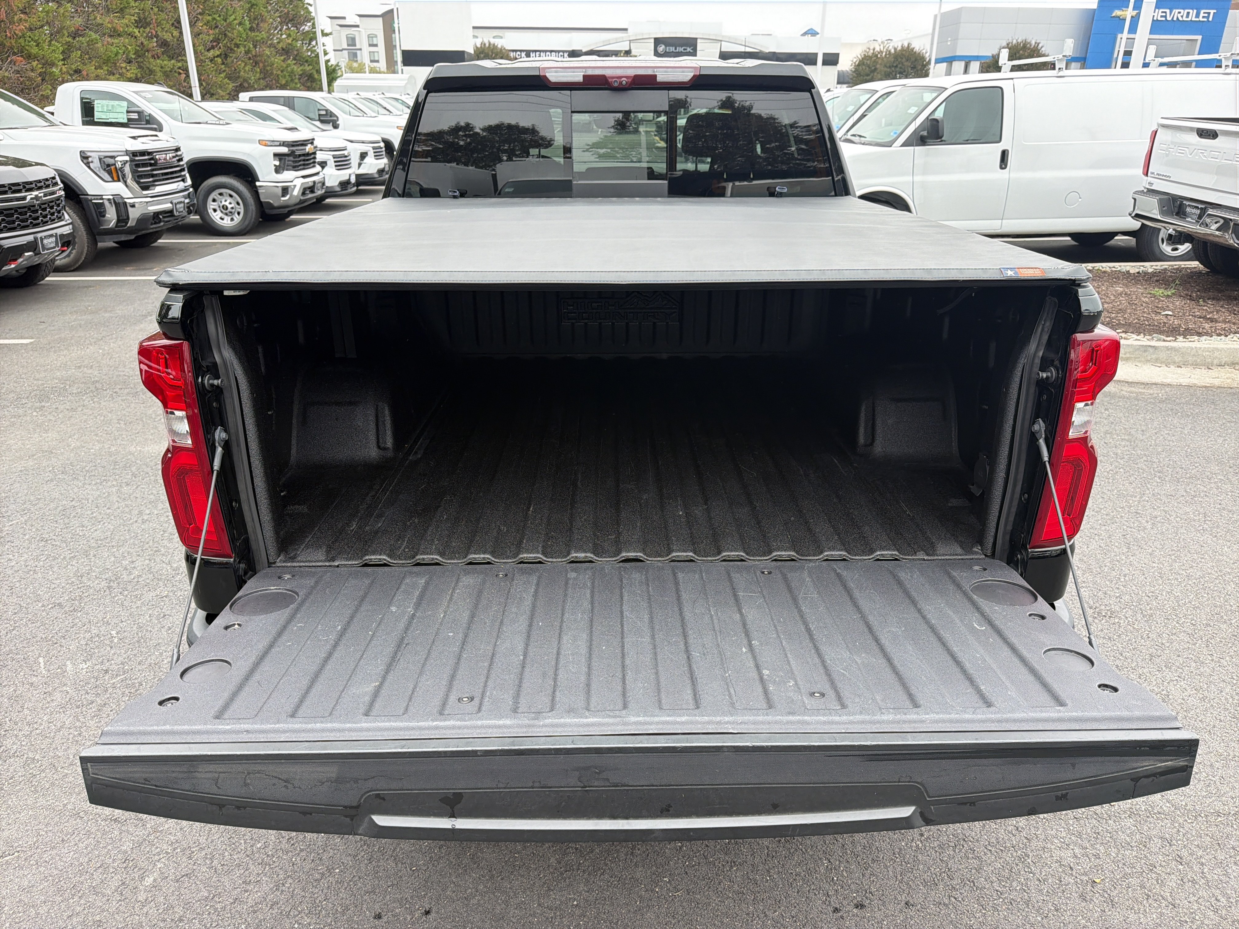 Used 2023 Chevrolet Silverado 1500 High Country w/ Technology Package AWD/4WD image 34