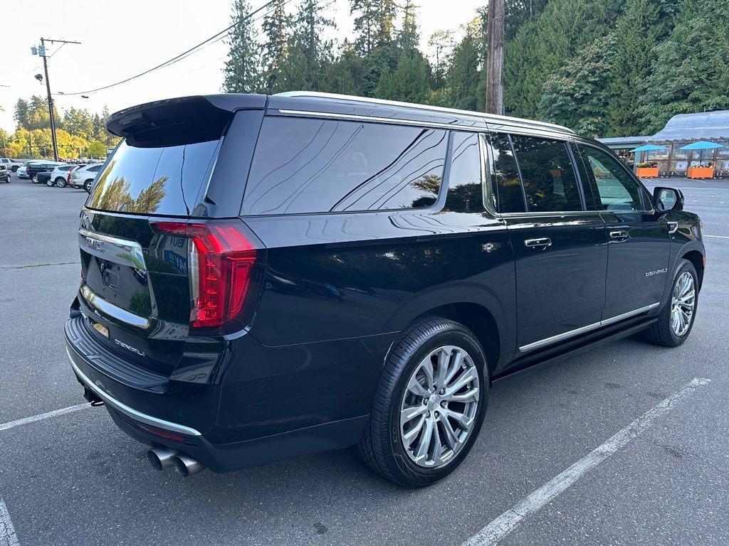 Used 2022 GMC Yukon XL Denali w/ Denali Ultimate Package AWD/4WD image 5