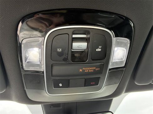 Used 2022 Hyundai Santa Cruz Limited image 30