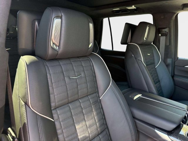 Used 2026 Cadillac Escalade V w/ LPO, ONYX Package AWD/4WD image 27