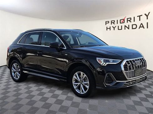 Used 2024 Audi Q3 2.0T Premium image 3