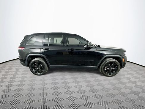 Certified 2023 Jeep Grand Cherokee Altitude AWD/4WD image 14