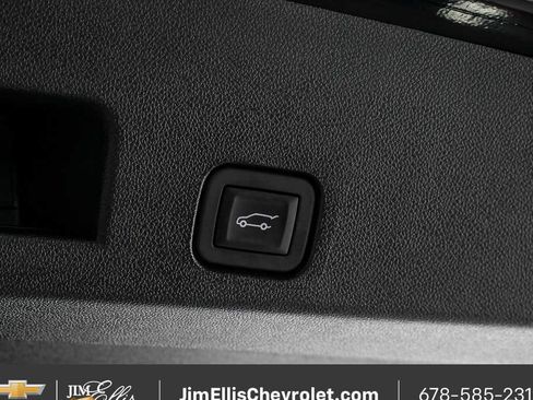 Used 2025 Chevrolet Traverse LT image 31