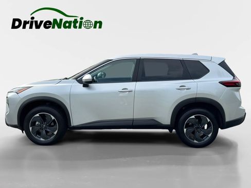 Used 2024 Nissan Rogue SV AWD/4WD image 8