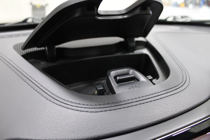 Used 2019 Jeep Cherokee Limited AWD/4WD image 41
