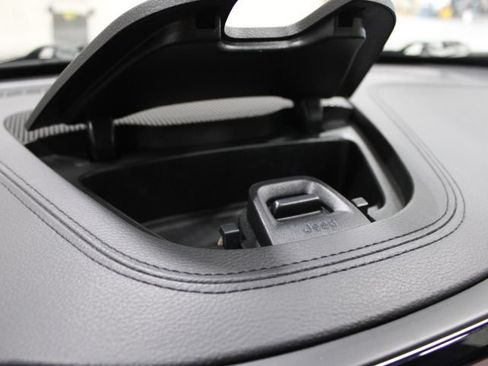 Used 2019 Jeep Cherokee Limited AWD/4WD image 41
