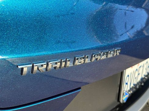Used 2021 Chevrolet TrailBlazer LT image 12