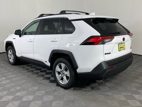 Used 2021 Toyota RAV4 XLE w/ Convenience Package image 5