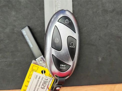 Used 2025 Hyundai Tucson SEL AWD/4WD image 21