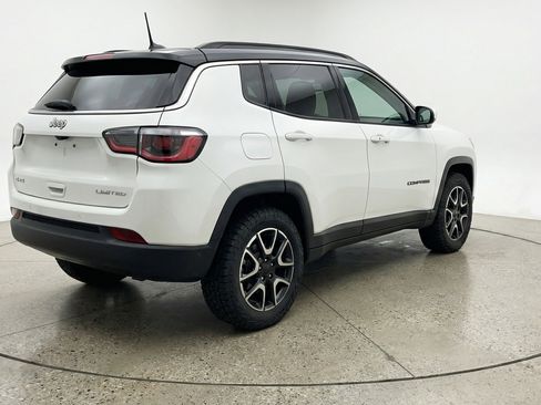 Used 2025 Jeep Compass Trailhawk AWD/4WD image 9