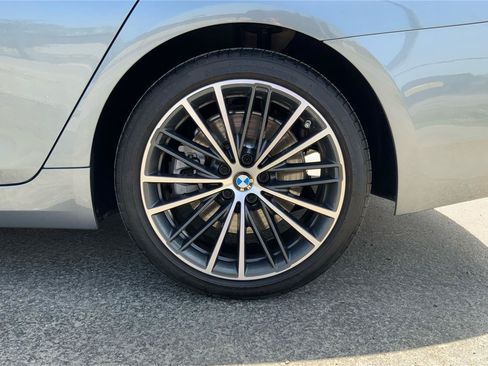Used 2021 BMW 540i w/ Premium Package RWD image 29