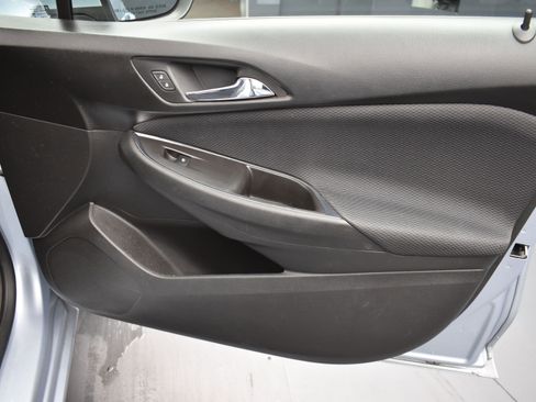Used 2017 Chevrolet Cruze LT image 19