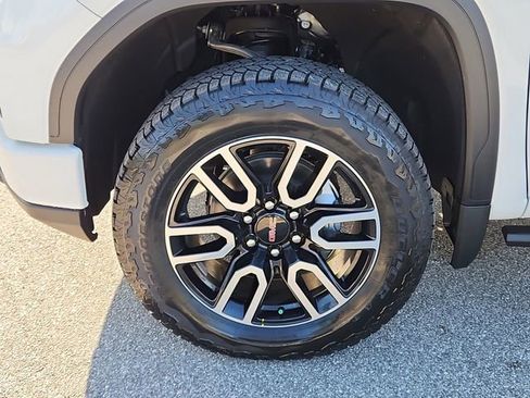 New 2026 GMC Sierra 1500 AT4 w/ Technology Package AWD/4WD image 6
