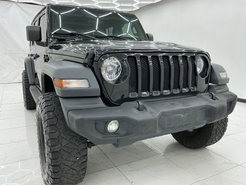 Used 2019 Jeep Wrangler Unlimited Sport S AWD/4WD image 3